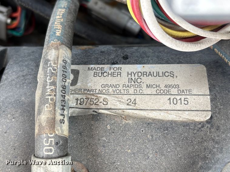 image for item FG2863 2017 SkyJack SJ12 vertical lift