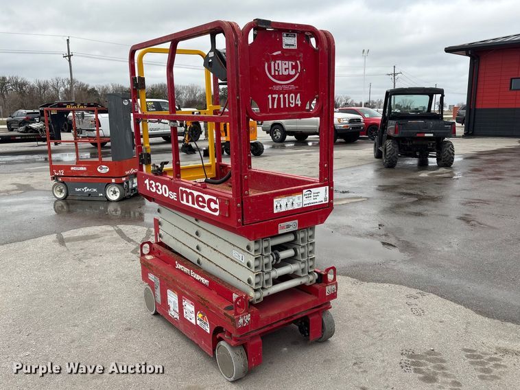 image for item FG2864 2018 MEC 1330SE scissor lift