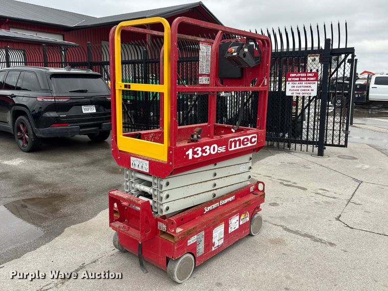 image for item FG2864 2018 MEC 1330SE scissor lift