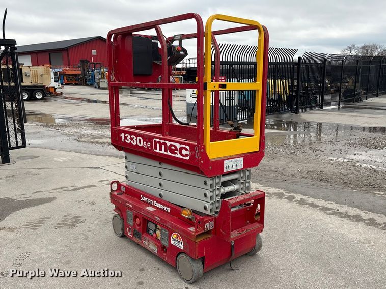 image for item FG2864 2018 MEC 1330SE scissor lift
