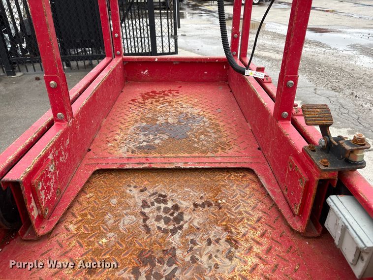 image for item FG2864 2018 MEC 1330SE scissor lift