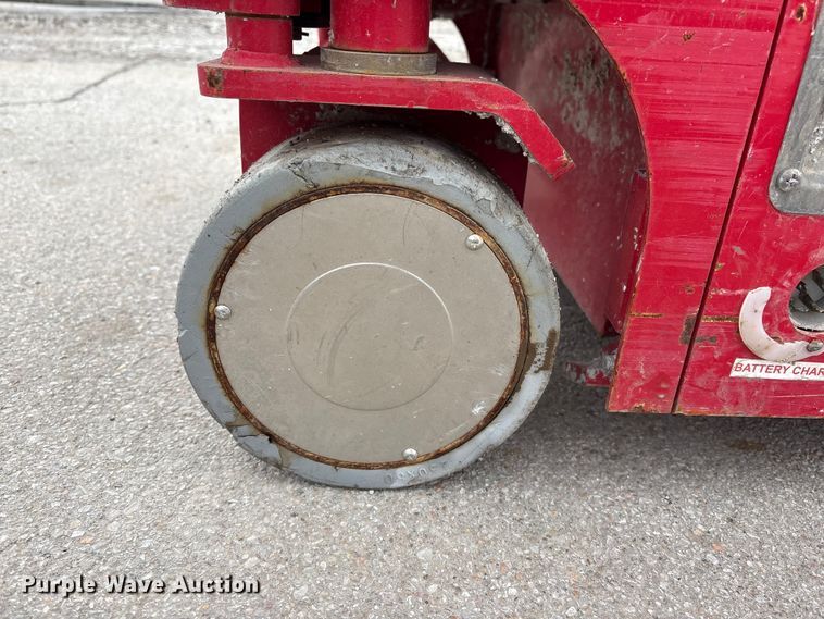 image for item FG2864 2018 MEC 1330SE scissor lift