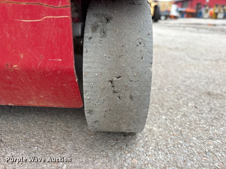 image for item FG2864 2018 MEC 1330SE scissor lift