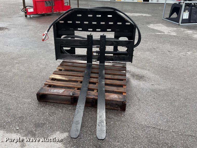 image for item FG2866 2025 Giyi SF60 skid steer forks