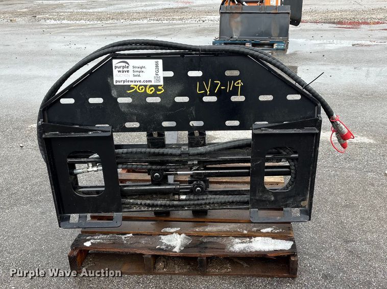 image for item FG2866 2025 Giyi SF60 skid steer forks