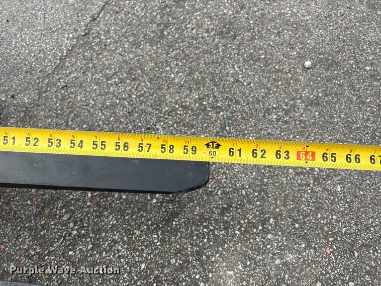 image for item FG2866 2025 Giyi SF60 skid steer forks