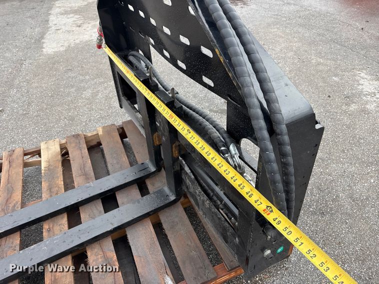 image for item FG2866 2025 Giyi SF60 skid steer forks