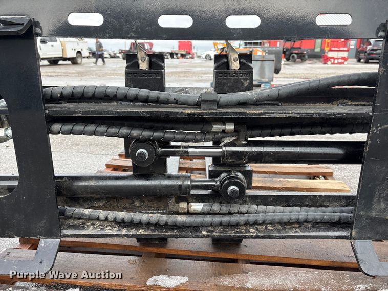 image for item FG2866 2025 Giyi SF60 skid steer forks