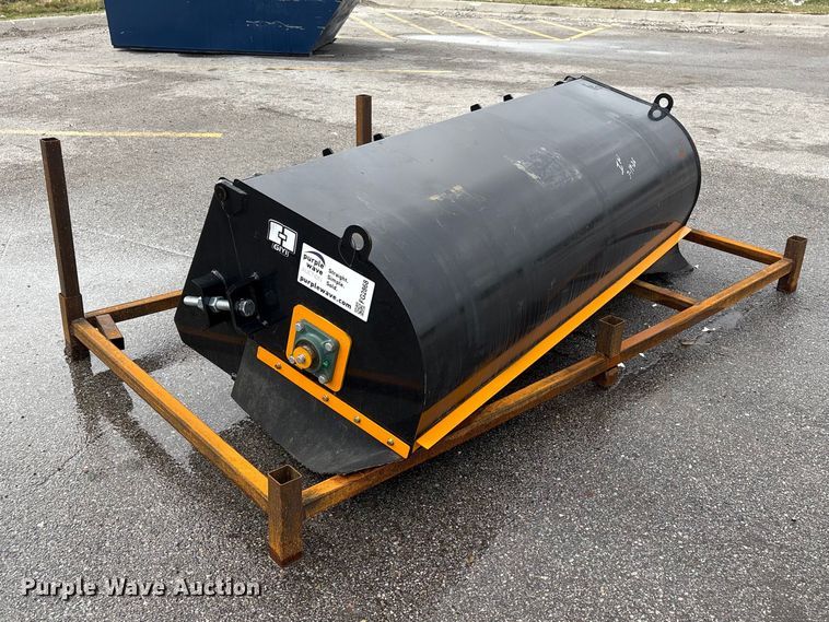 image for item FG2868 2025 Giyi BS72 skid steer sweeper