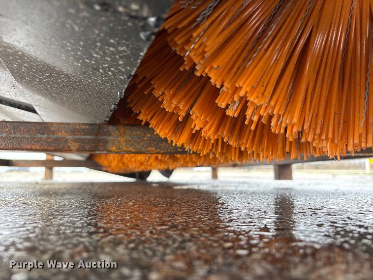 image for item FG2868 2025 Giyi BS72 skid steer sweeper