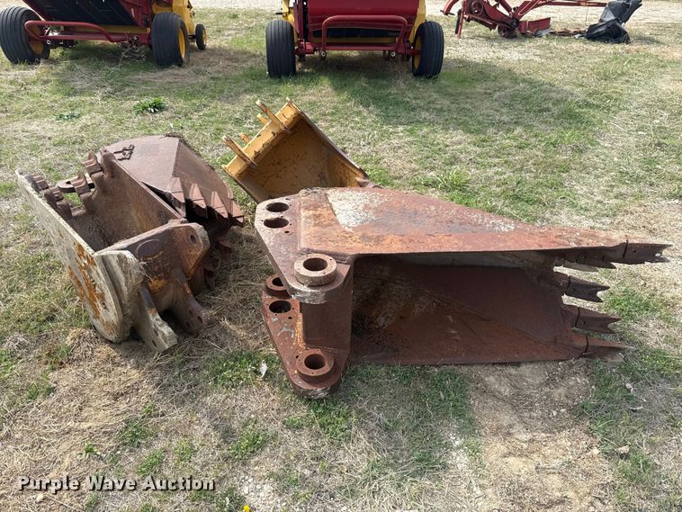 image for item FH6517 (4) backhoe buckets