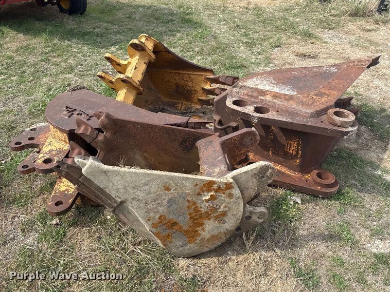 image for item FH6517 (4) backhoe buckets