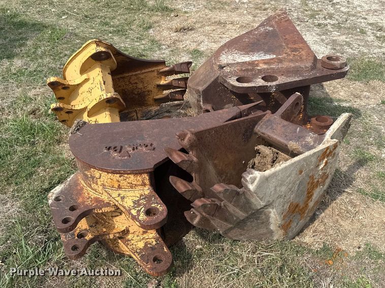 image for item FH6517 (4) backhoe buckets