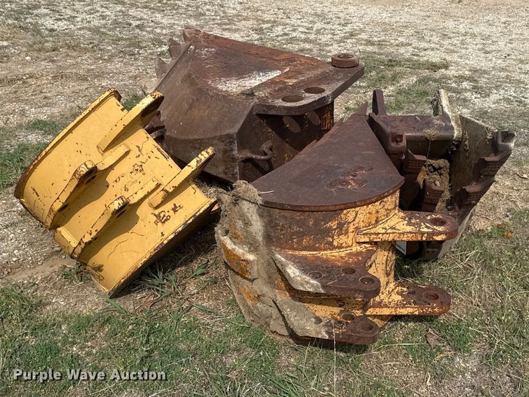 image for item FH6517 (4) backhoe buckets