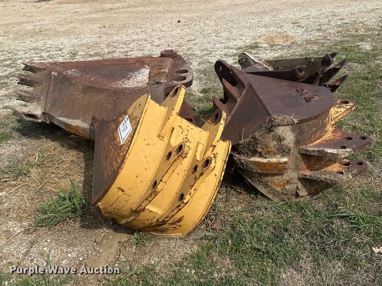 image for item FH6517 (4) backhoe buckets