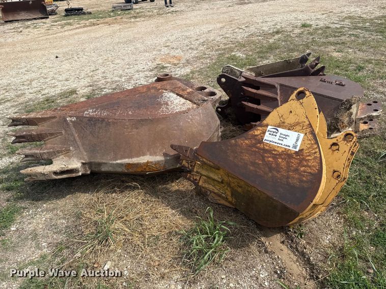 image for item FH6517 (4) backhoe buckets