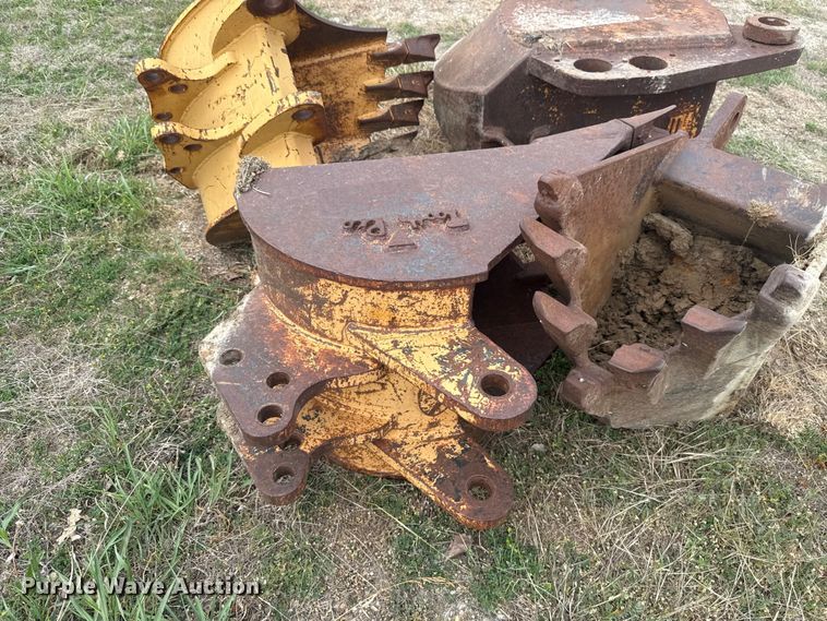 image for item FH6517 (4) backhoe buckets