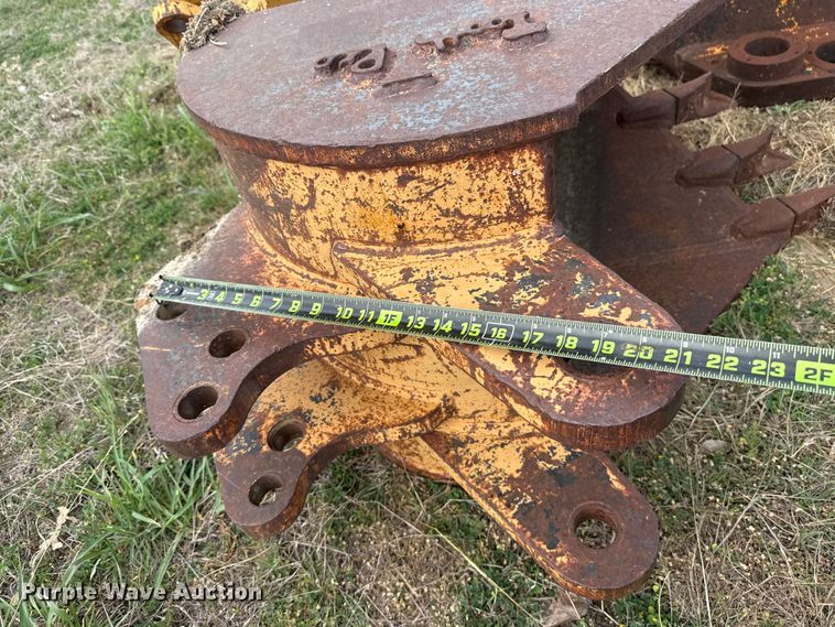 image for item FH6517 (4) backhoe buckets