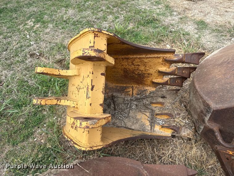 image for item FH6517 (4) backhoe buckets