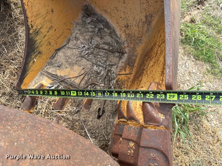 image for item FH6517 (4) backhoe buckets