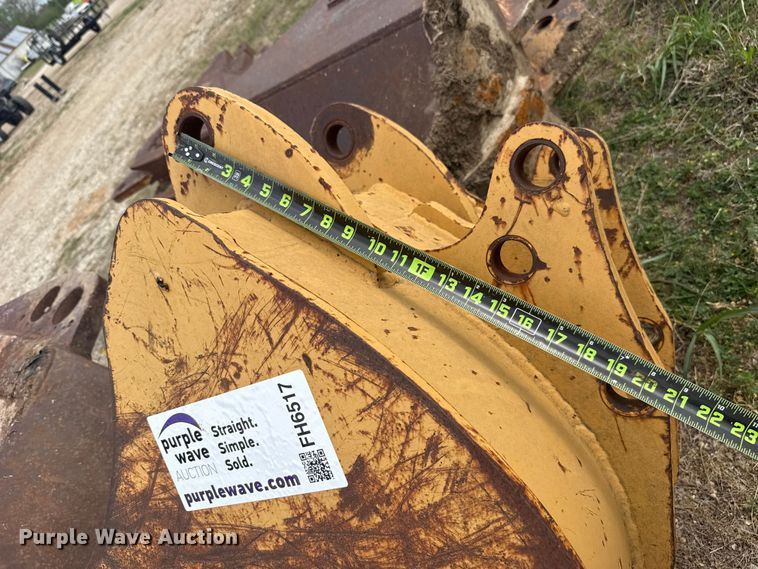image for item FH6517 (4) backhoe buckets