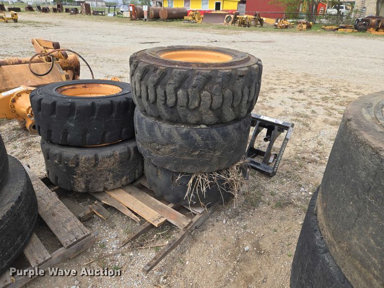 image for item FH6588 Skid steer parts