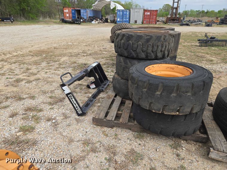 image for item FH6588 Skid steer parts