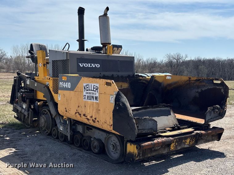 image for item FH7019 2011 Volvo PF4410 paver