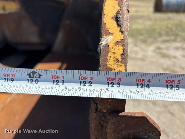 image for item FH7019 2011 Volvo PF4410 paver