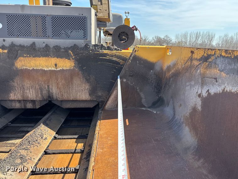 image for item FH7019 2011 Volvo PF4410 paver