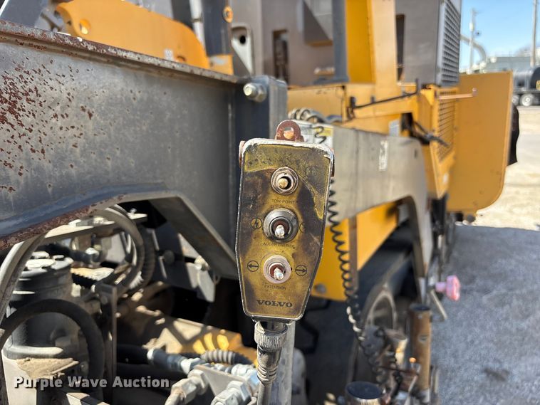 image for item FH7019 2011 Volvo PF4410 paver