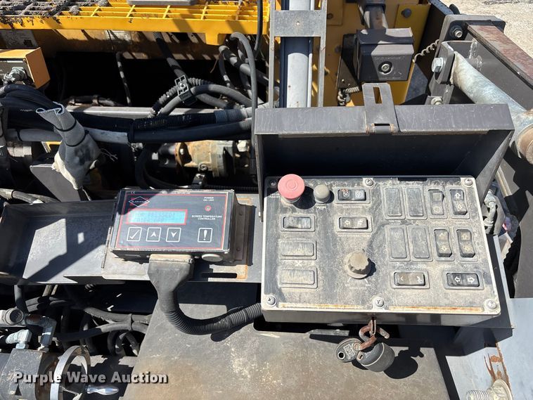 image for item FH7019 2011 Volvo PF4410 paver