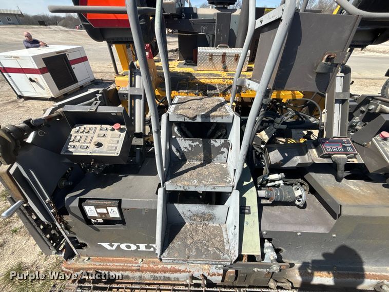 image for item FH7019 2011 Volvo PF4410 paver