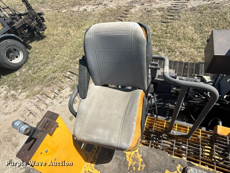 image for item FH7019 2011 Volvo PF4410 paver