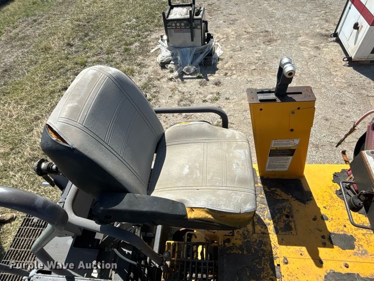 image for item FH7019 2011 Volvo PF4410 paver