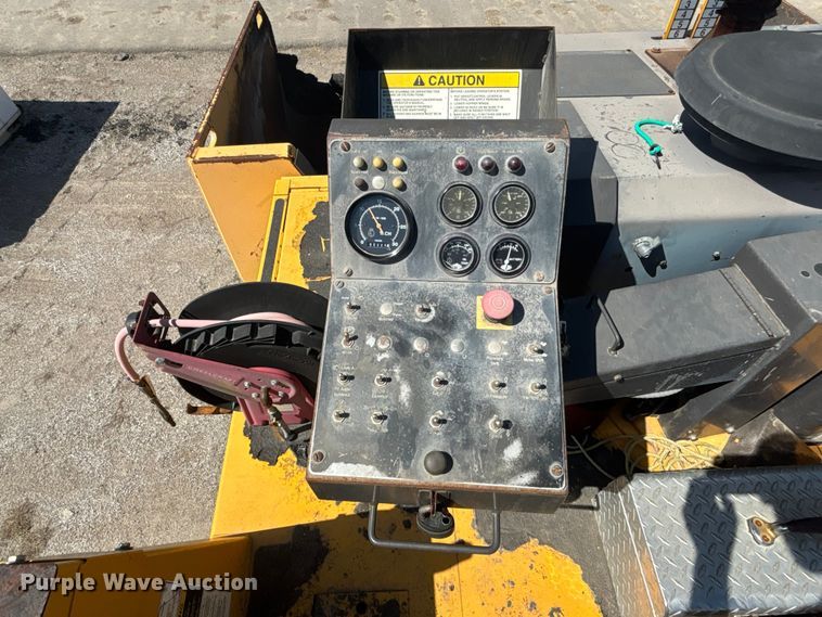 image for item FH7019 2011 Volvo PF4410 paver