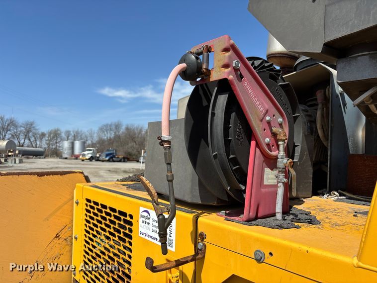 image for item FH7019 2011 Volvo PF4410 paver