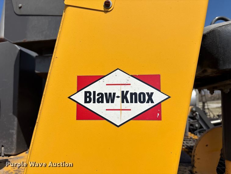 image for item FH7019 2011 Volvo PF4410 paver