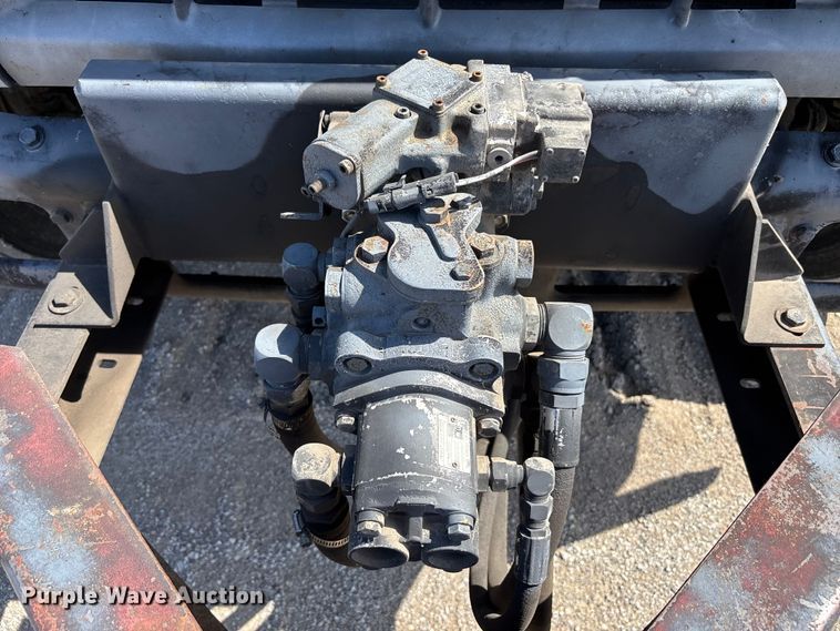 image for item FH7020 1997 Ford F800 oil distributor truck