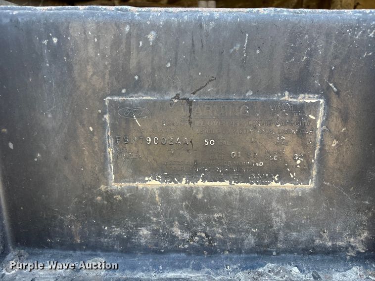 image for item FH7020 1997 Ford F800 oil distributor truck