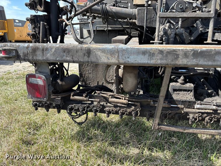 image for item FH7020 1997 Ford F800 oil distributor truck