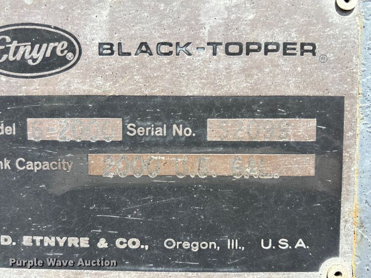 image for item FH7020 1997 Ford F800 oil distributor truck