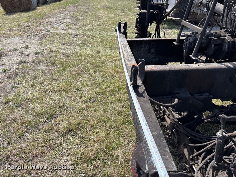 image for item FH7020 1997 Ford F800 oil distributor truck