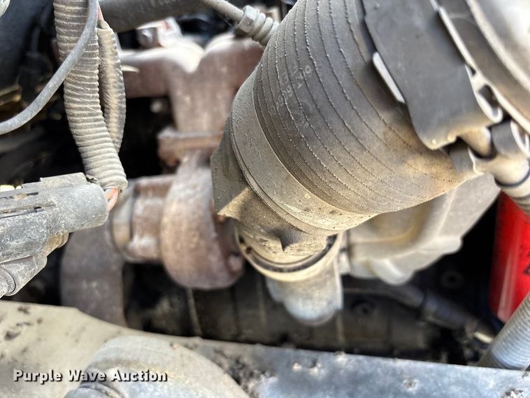 image for item FH7020 1997 Ford F800 oil distributor truck