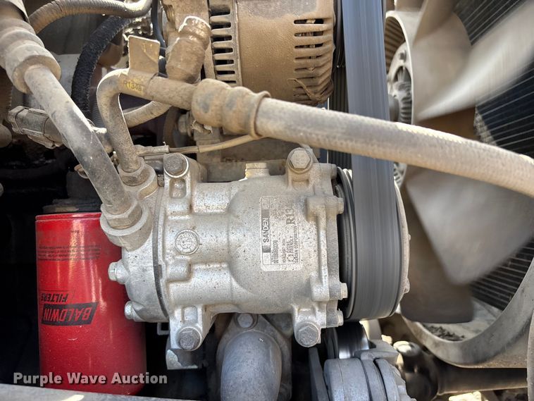 image for item FH7020 1997 Ford F800 oil distributor truck