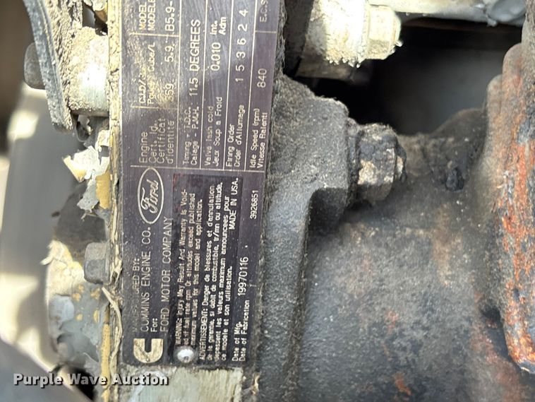 image for item FH7020 1997 Ford F800 oil distributor truck