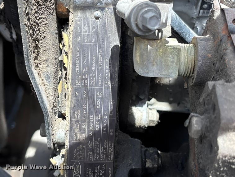 image for item FH7020 1997 Ford F800 oil distributor truck