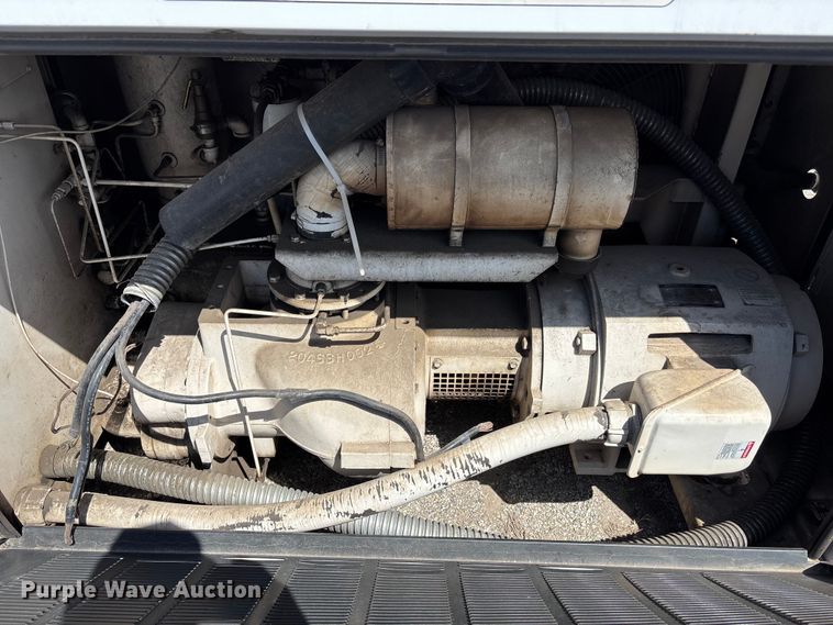 image for item FH7021 1995 Gardner Denver air compressor