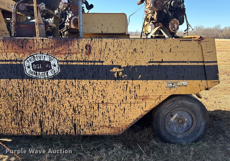 image for item FI0134 1986 Caterpillar PS-130 pneumatic roller