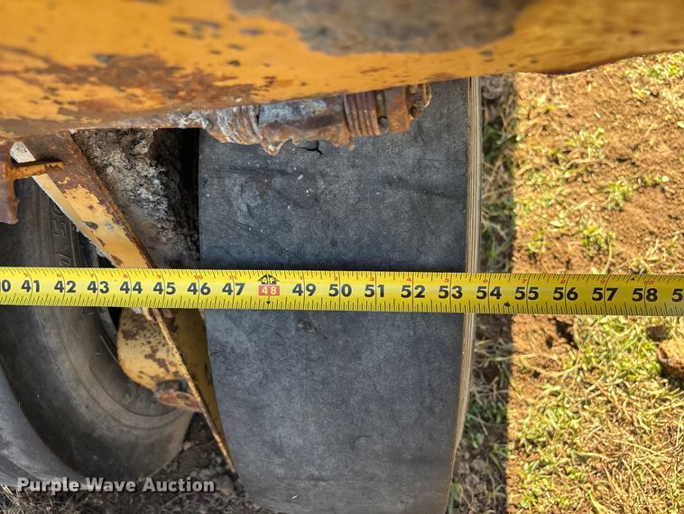 image for item FI0134 1986 Caterpillar PS-130 pneumatic roller